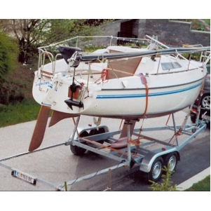 Yacht  Condor 70 HK Östereich Binnen Bild 1